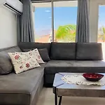 Perfect Southern Getaway With Balcony